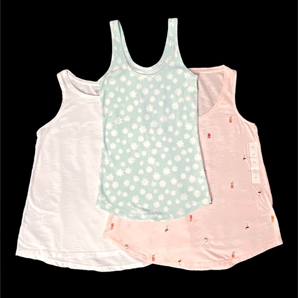 Tops - Summer Tank Top Bundle 😎